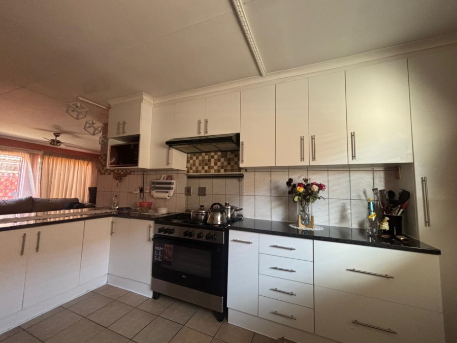 3 Bedroom Property for Sale in Vista Park Free State